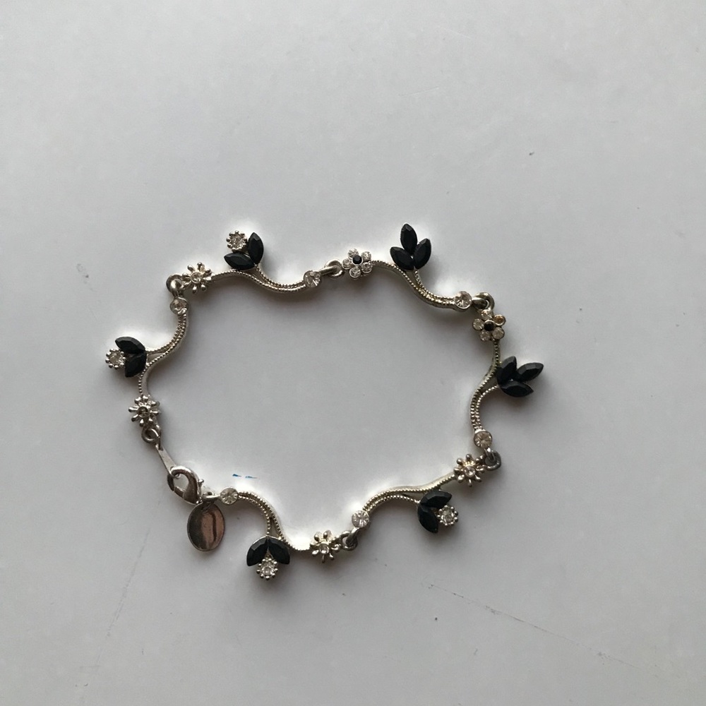 Black/silver crystal metal leaf bracelet